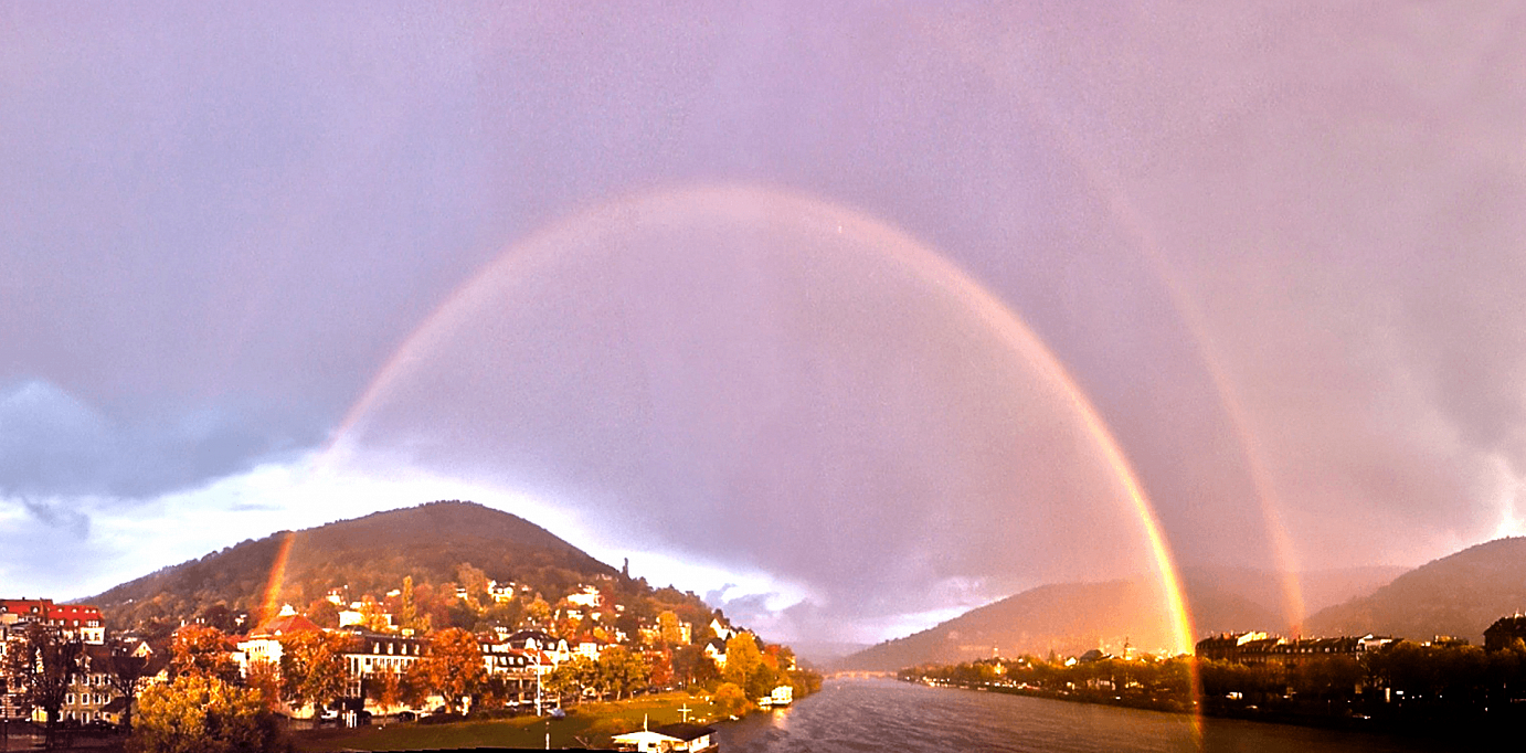 Regenbogen über Heidelberg an der Theodor-Heuss-Brücke - Foto